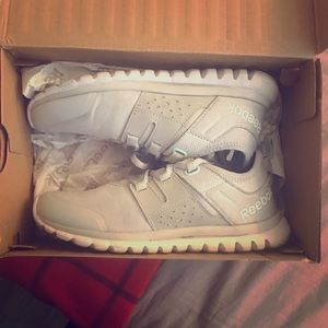 Women Super comfortable Reebok gray sneakers